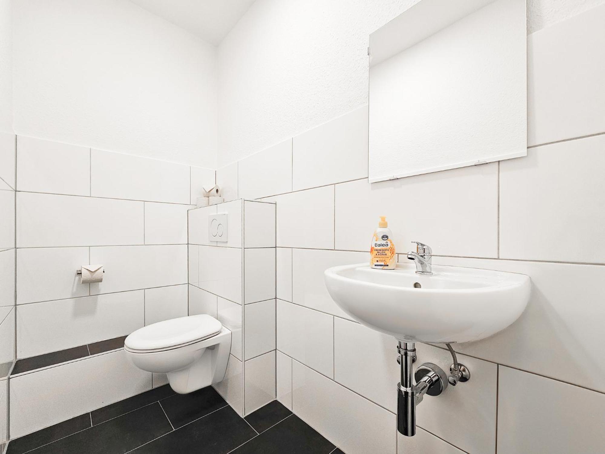Raj Living - City Center Apartments With 5 Rooms - 10 Min Messe Dus Düsseldorf Dış mekan fotoğraf