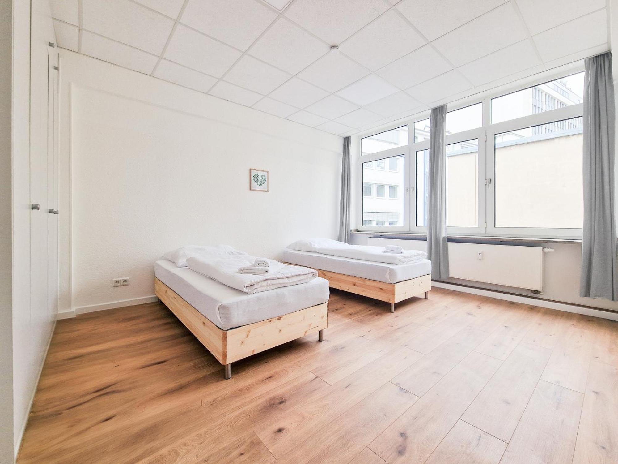 Raj Living - City Center Apartments With 5 Rooms - 10 Min Messe Dus Düsseldorf Dış mekan fotoğraf